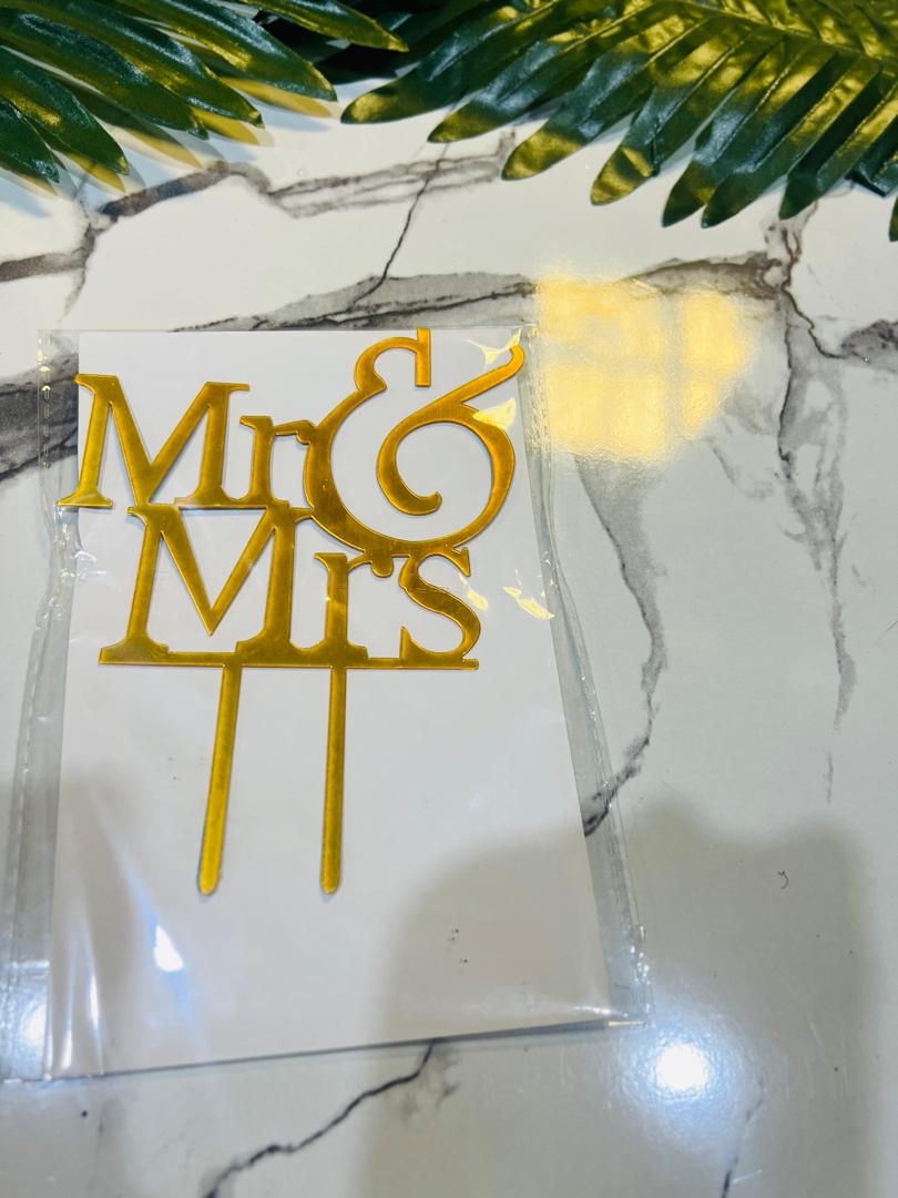 Mr and Mrs Mr & Mrs Acrylic Topper – 6inches - Image 1